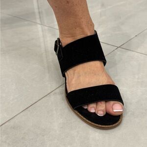 Vince Camuto Black Velour Women's small wedge
